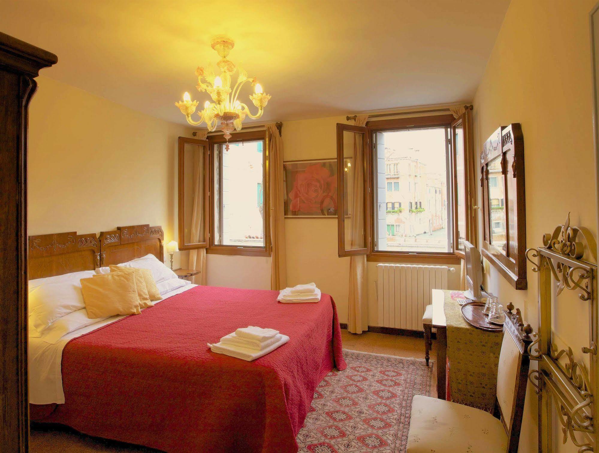 Bed and Breakfast 3749 Pontechiodo Венеція Екстер'єр фото